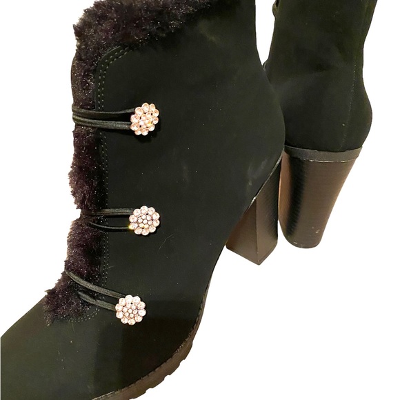 Andiamo Black  booties with rhinestones cluster buttons size 9.5 New without box - Picture 9 of 12